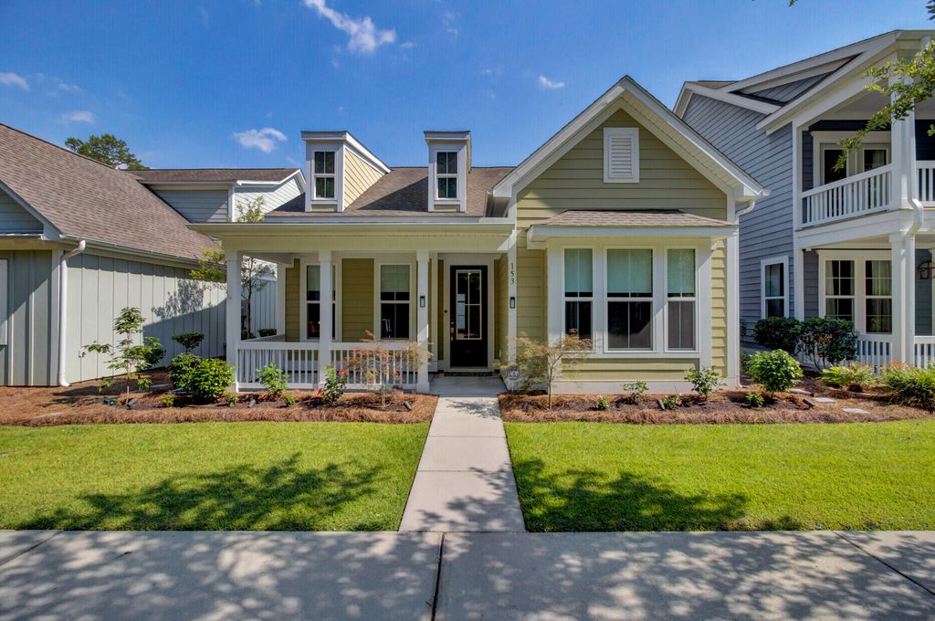 Photo of 153 Village Ponds Drive, Summerville, SC 29483 (MLS # 25031805)
