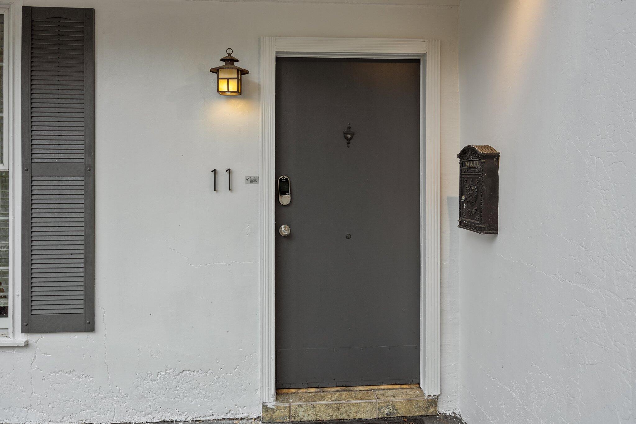 11 America Street