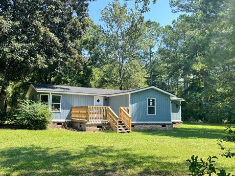 A home in Cottageville