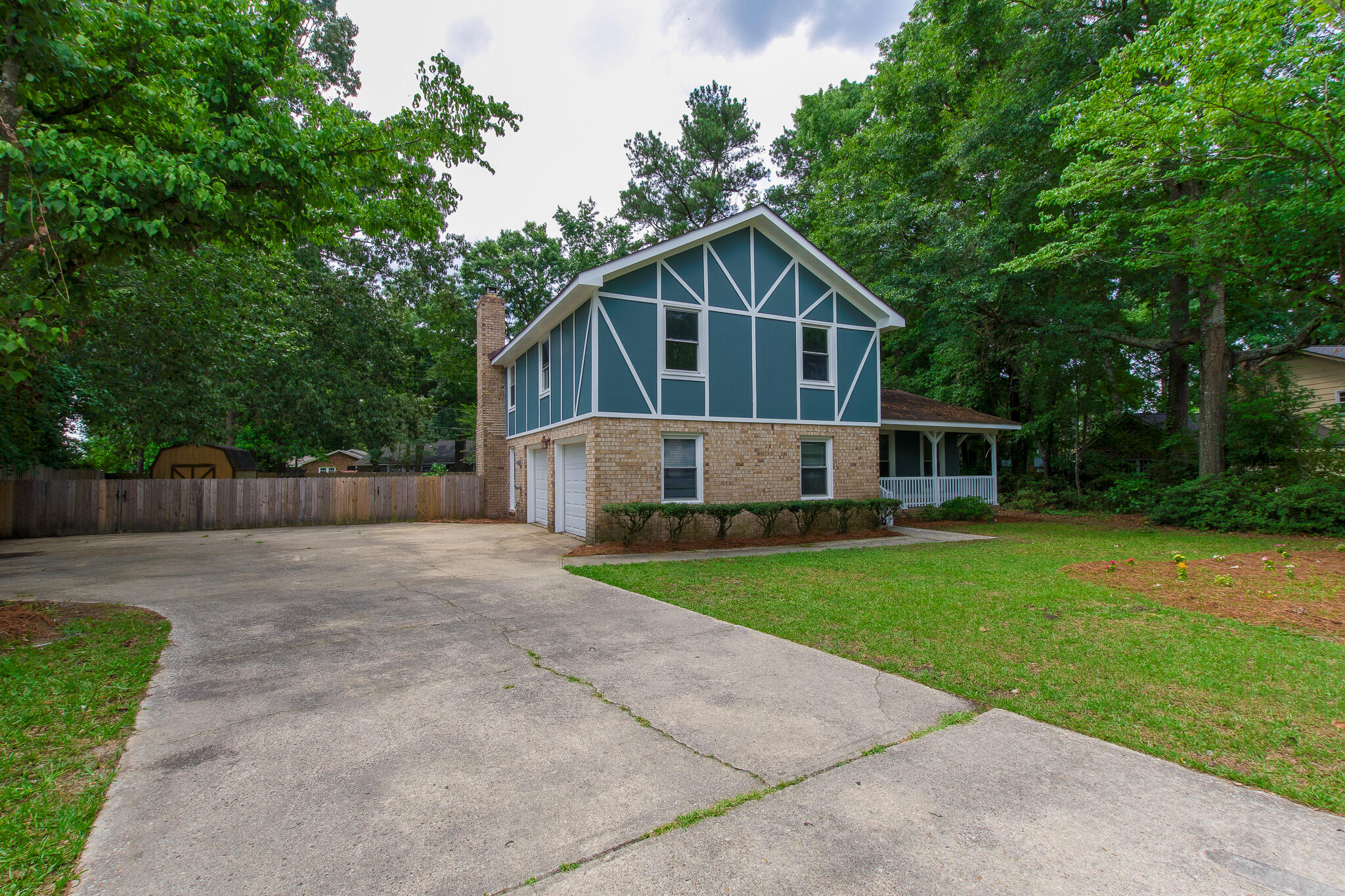 View Summerville, SC 29485 house