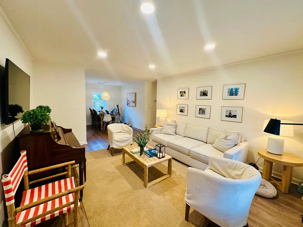 936 Lansing Drive D