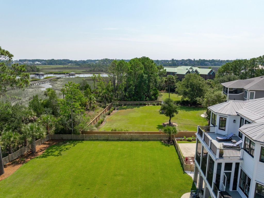 Photo of 1212 Winding Creek Court, Charleston, SC 29492 (MLS # 25026170)