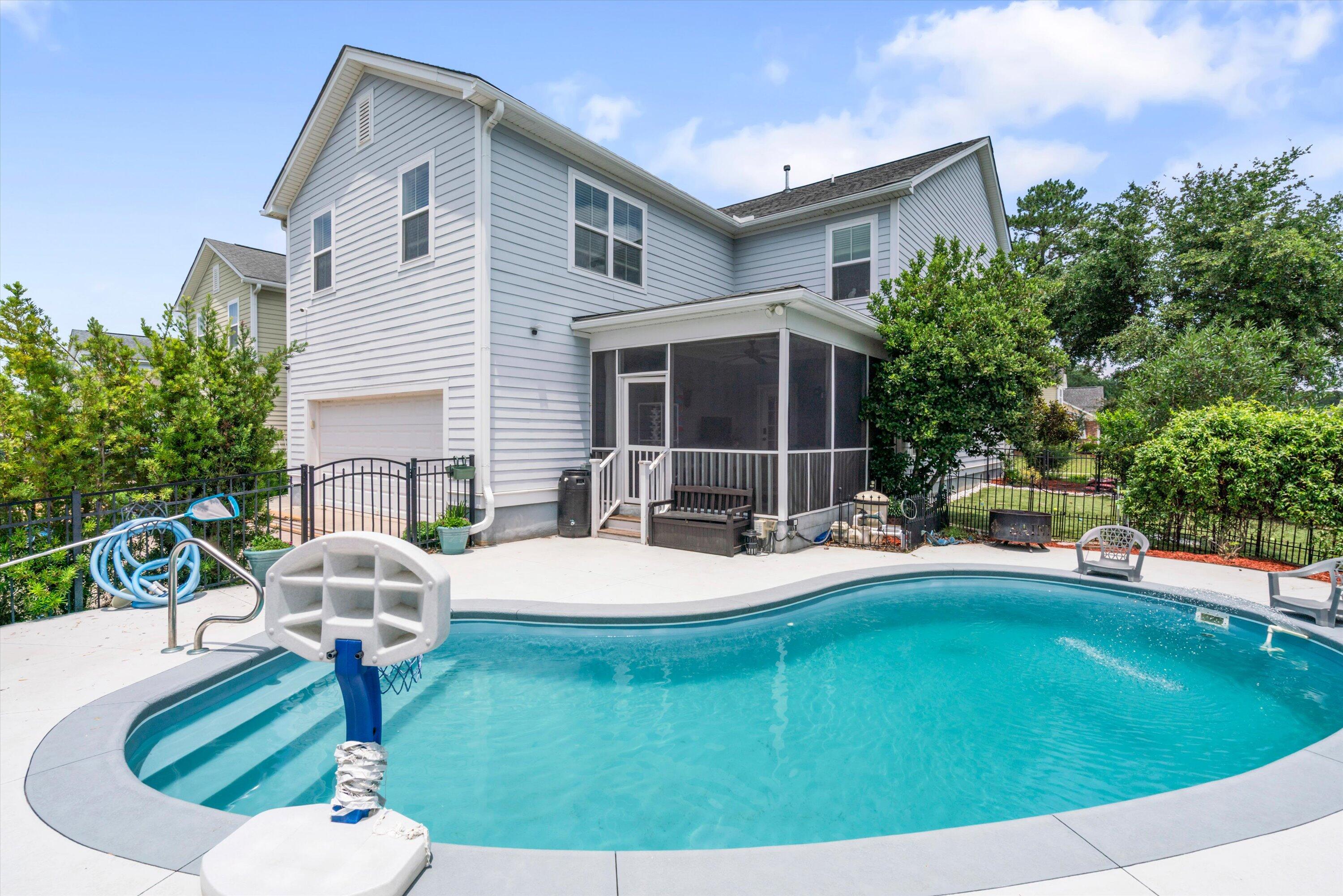 216 Foxbank Plantation Boulevard