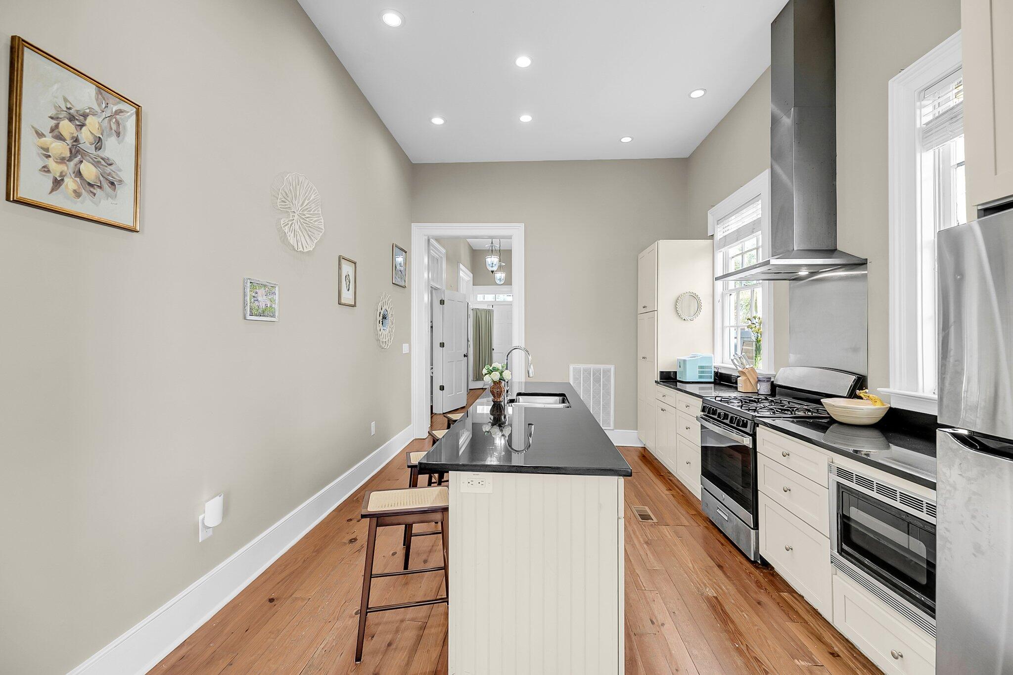 68 Vanderhorst Street A