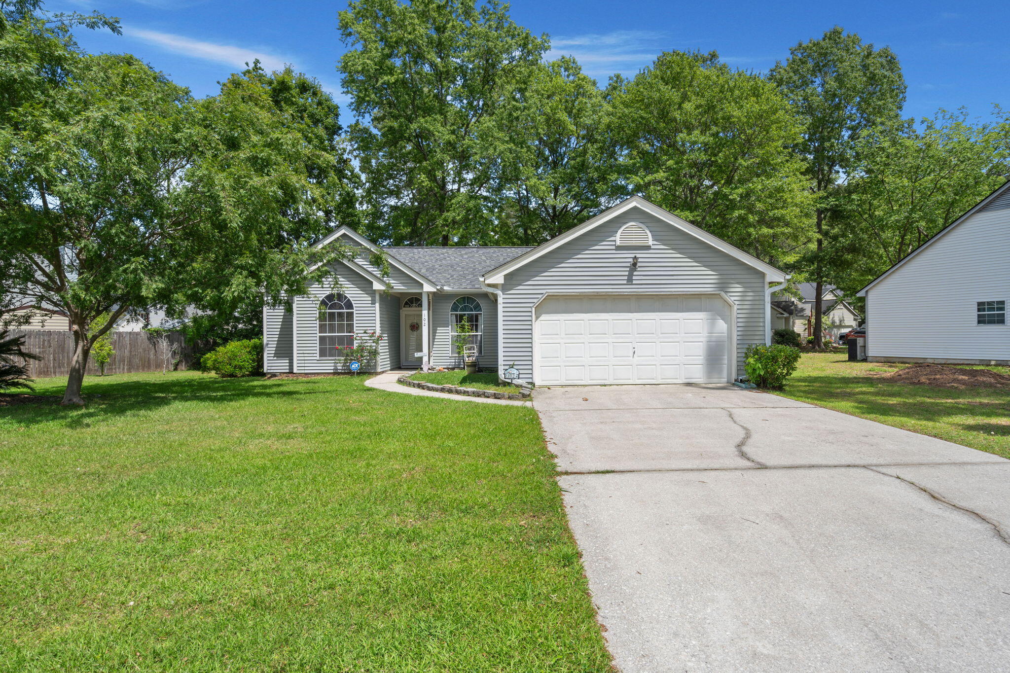 102 Amberside Drive