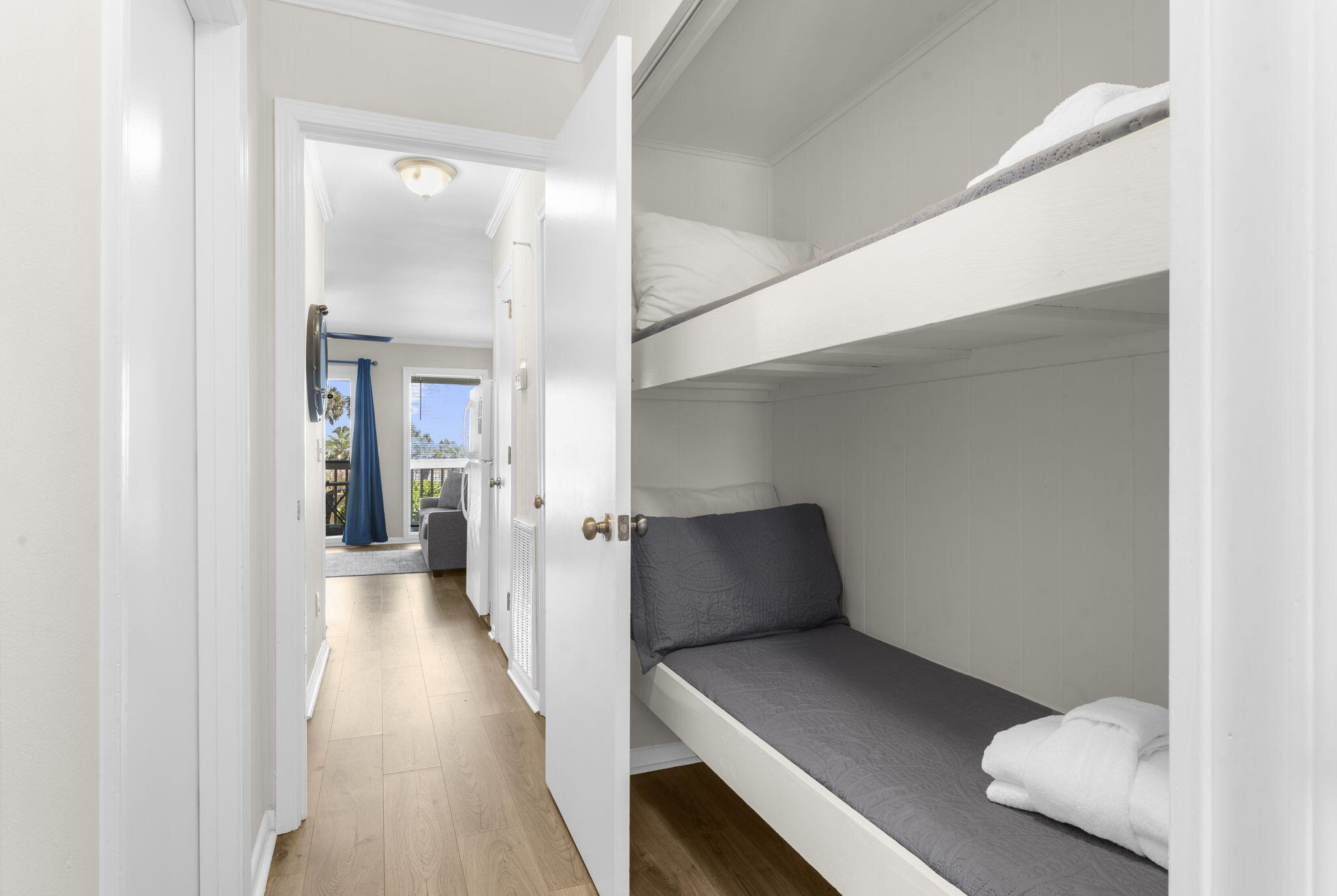 1300 Ocean Boulevard 140