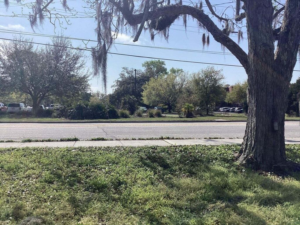 Photo of 1602 Rifle Range Road, Mount Pleasant, SC 29464 (MLS # 26001763)