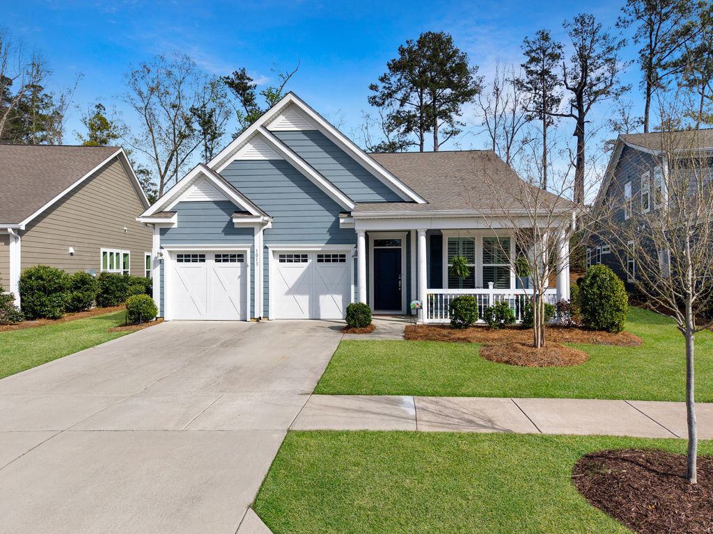 Photo of 1013 Old Field Drive, Summerville, SC 29483 (MLS # 26007633)