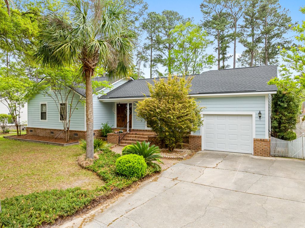 Photo of 202 Harlesden Lane, Summerville, SC 29485 (MLS # 26010217)