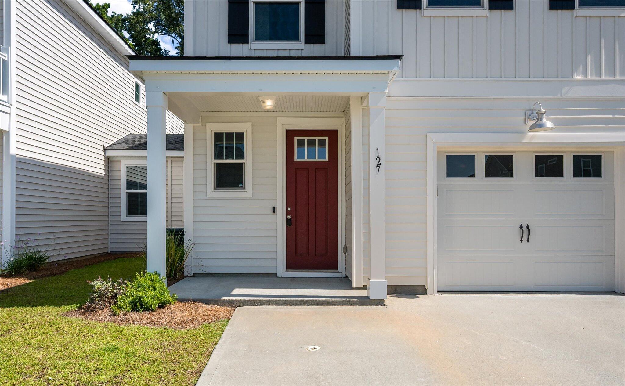 127 Hawthorne Landing Drive