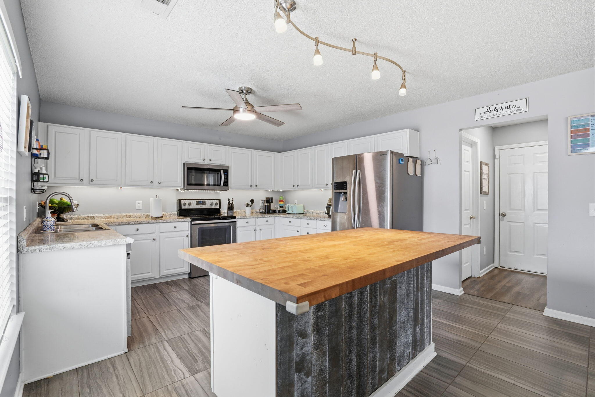 4004 Carolina Bay Drive