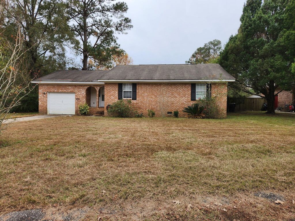 Photo of 117 Maple Drive, Summerville, SC 29485 (MLS # 25031829)