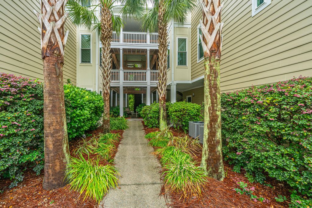 Photo of 2023 Egret Crest Lane, Charleston, SC 29414 (MLS # 26006387)