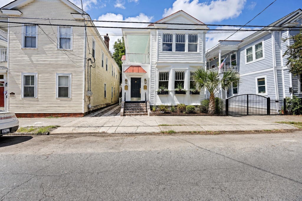 Photo of 563 Rutledge Avenue, Charleston, SC 29403 (MLS # 26025121)