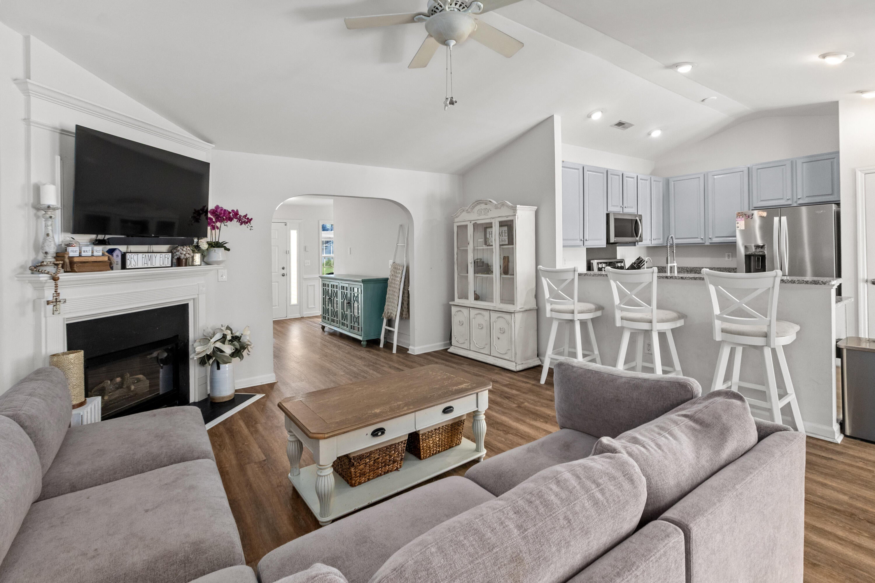 1572 Wellesley Circle