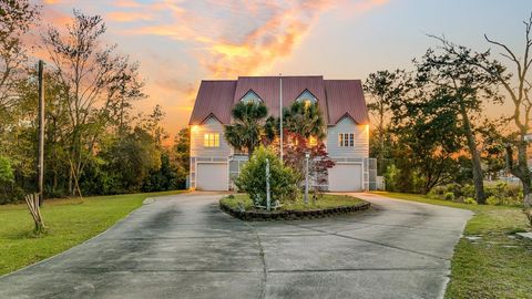 A home in North Charleston