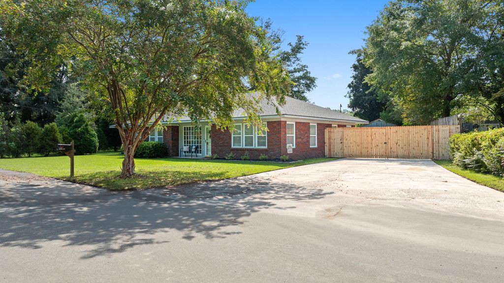 Photo of 106 Goodwin Street, Moncks Corner, SC 29461 (MLS # 26013250)