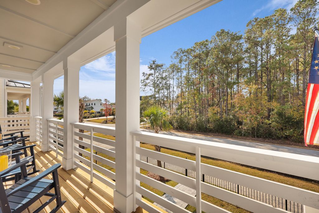 Photo of 1546 N Lakeshore Drive, Mount Pleasant, SC 29466 (MLS # 25031262)