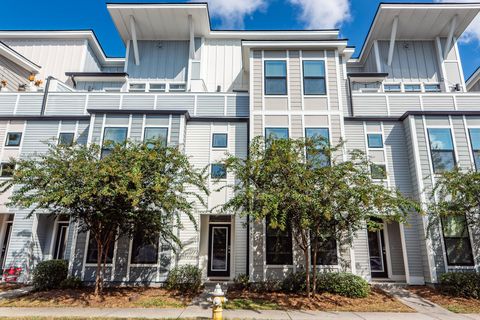 A home in North Charleston