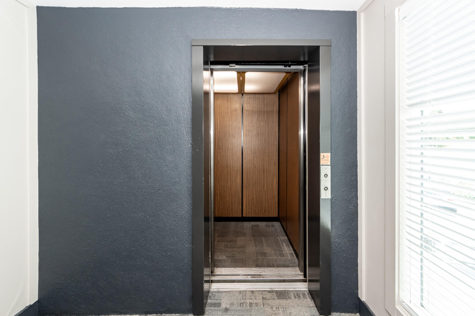 259 E Bay 7b