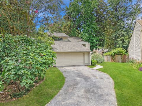 Photo of 10 Stallion Court, Charleston, SC 29407 (MLS # 25017985)