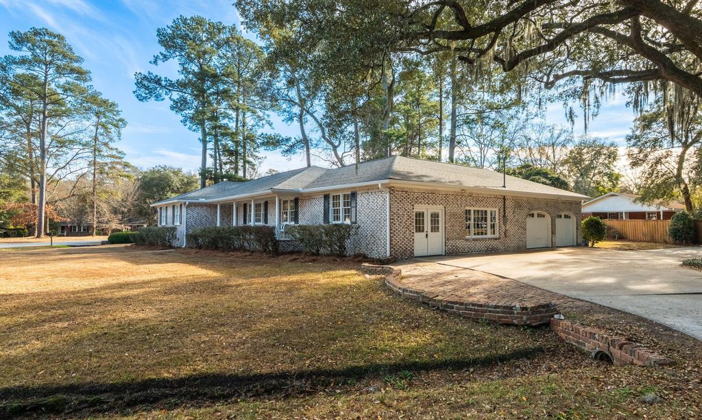 Photo of 1009 Southgate Drive, Charleston, SC 29407 (MLS # 26000051)