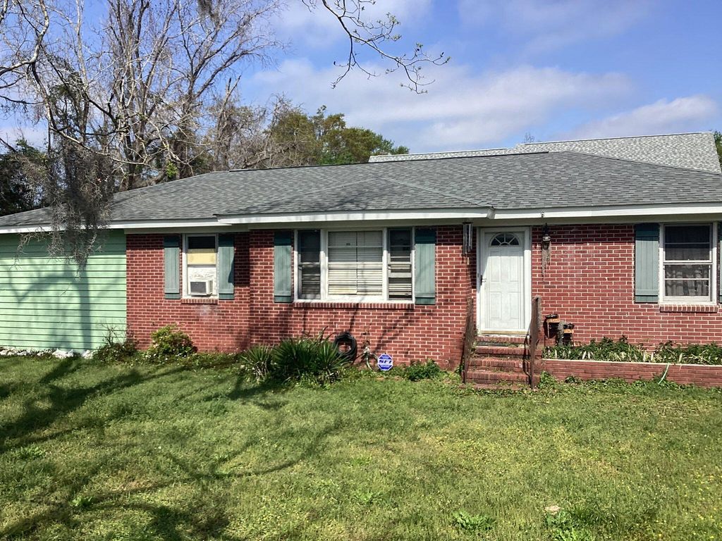 Photo of 1602 Rifle Range Road, Mount Pleasant, SC 29464 (MLS # 25022614)