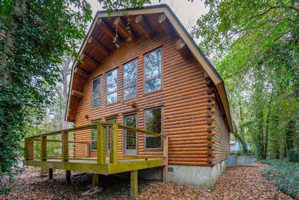 Photo of 415 W Carolina Avenue, Summerville, SC 29483 (MLS # 26017602)