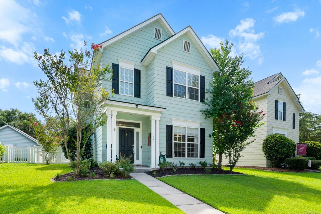 Photo of 319 Pimpernel Street, Summerville, SC 29483 (MLS # 26019877)