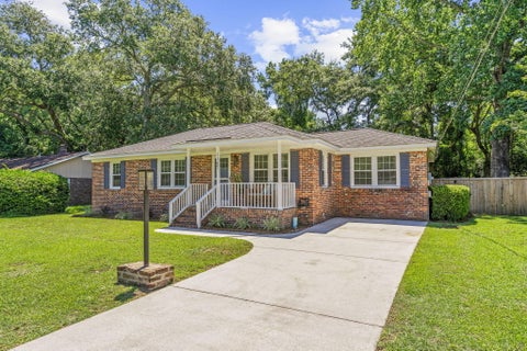 Photo of 1147 Quail Drive, Charleston, SC 29412 (MLS # 26016199)