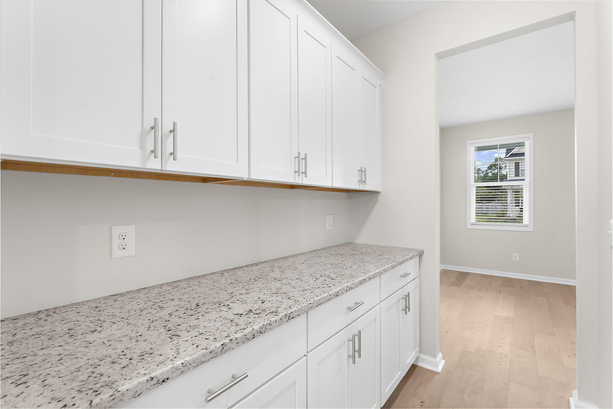 2512 Hummingbird Lane