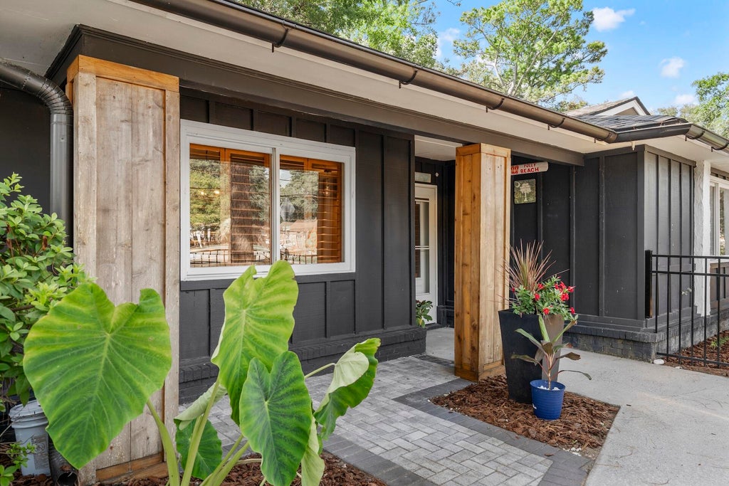 Photo of 1317 Fort Johnson Road, Charleston, SC 29412 (MLS # 26023792)