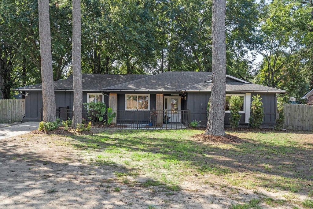 Photo of 1317 Fort Johnson Road, Charleston, SC 29412 (MLS # 26023792)