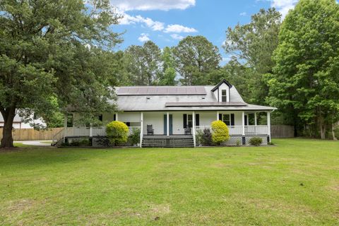 Photo of 162 Whippoorwill Drive, Summerville, SC 29483 (MLS # 26014066)