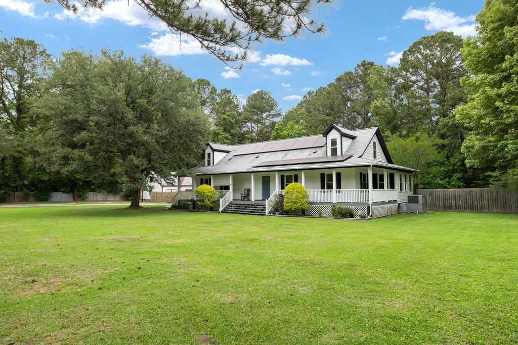 Photo of 162 Whippoorwill Drive, Summerville, SC 29483 (MLS # 26014066)