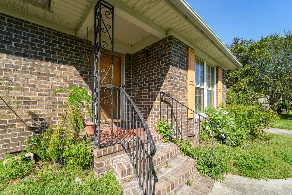 Photo of 1288 Marvin Avenue, Charleston, SC 29407 (MLS # 25027851)
