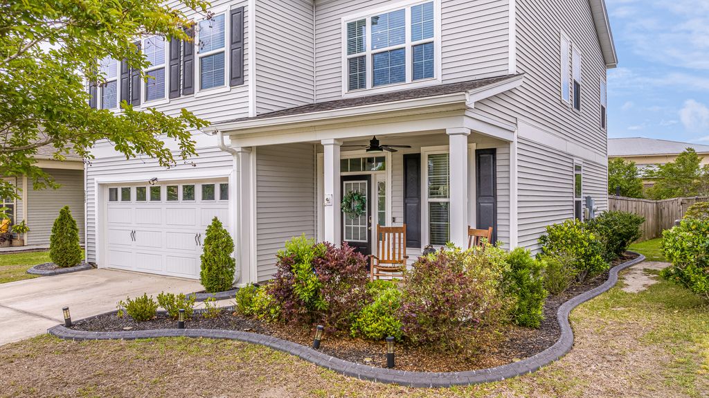 Photo of 209 Palmetto Walk Drive, Summerville, SC 29486 (MLS # 25030626)