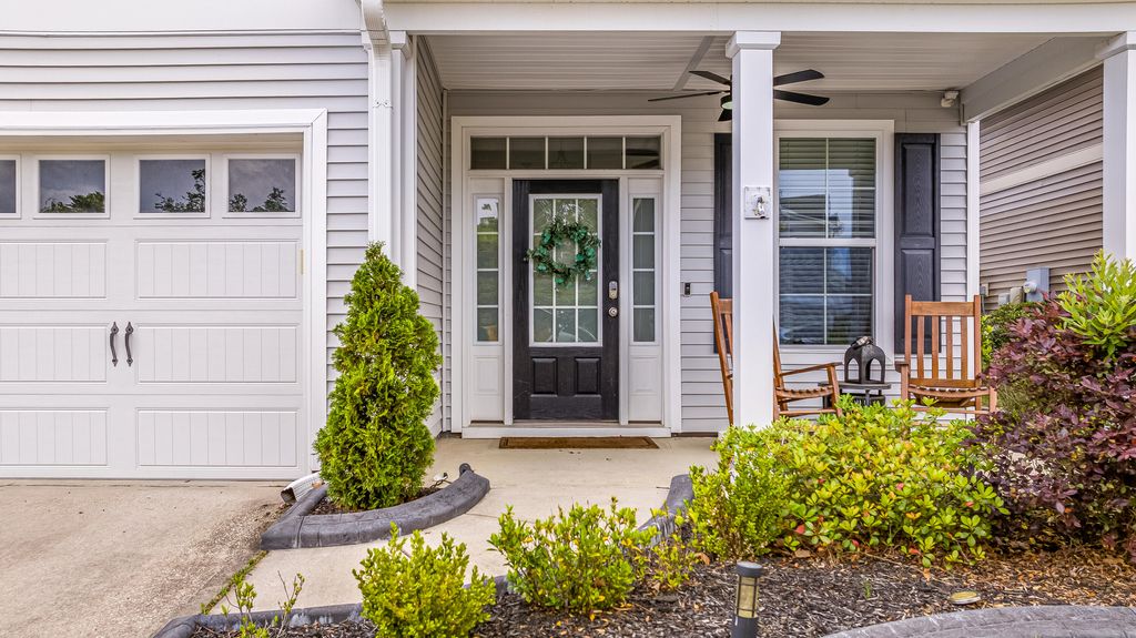 Photo of 209 Palmetto Walk Drive, Summerville, SC 29486 (MLS # 25030626)