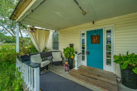 A home in Edisto Island