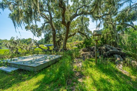 A home in Edisto Island