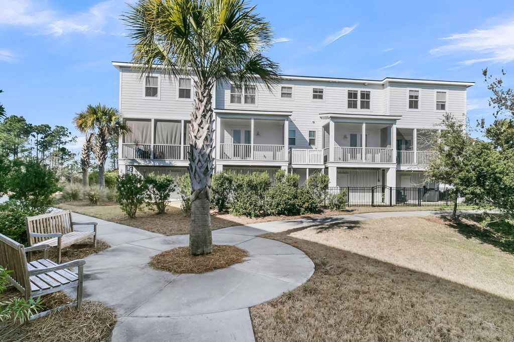 Photo of 812 Kings Oak Court #2, Charleston, SC 29492 (MLS # 26001194)