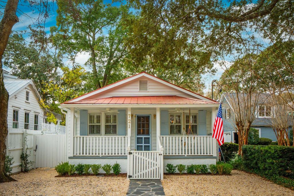 Photo of 721 Royall Avenue, Mount Pleasant, SC 29464 (MLS # 25030211)