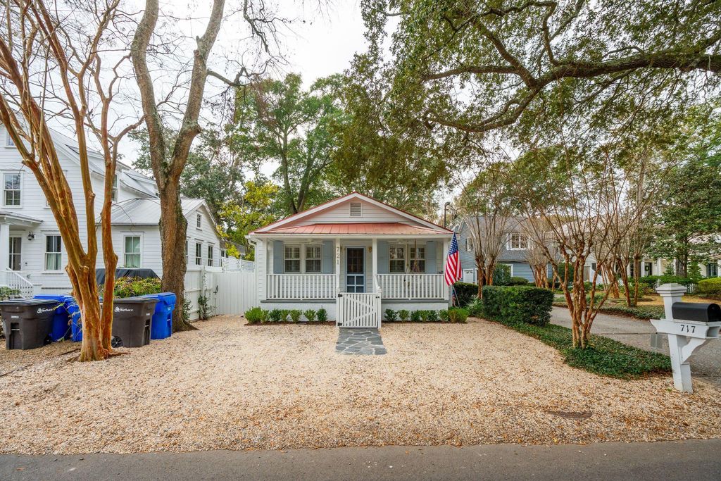 Photo of 721 Royall Avenue, Mount Pleasant, SC 29464 (MLS # 25030211)