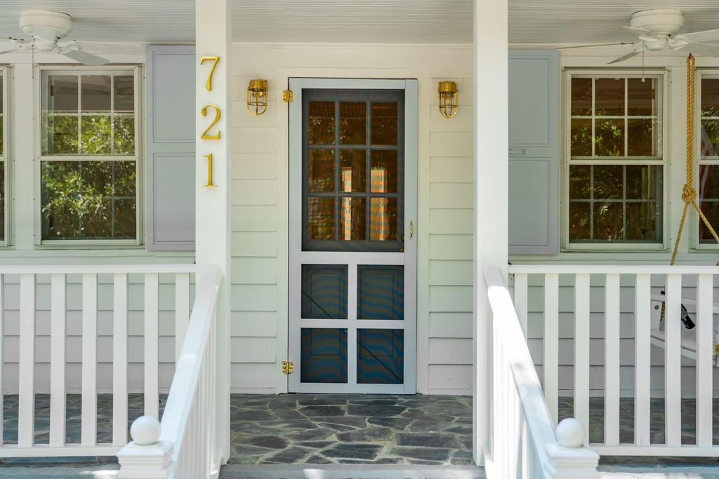 Photo of 721 Royall Avenue, Mount Pleasant, SC 29464 (MLS # 25030211)