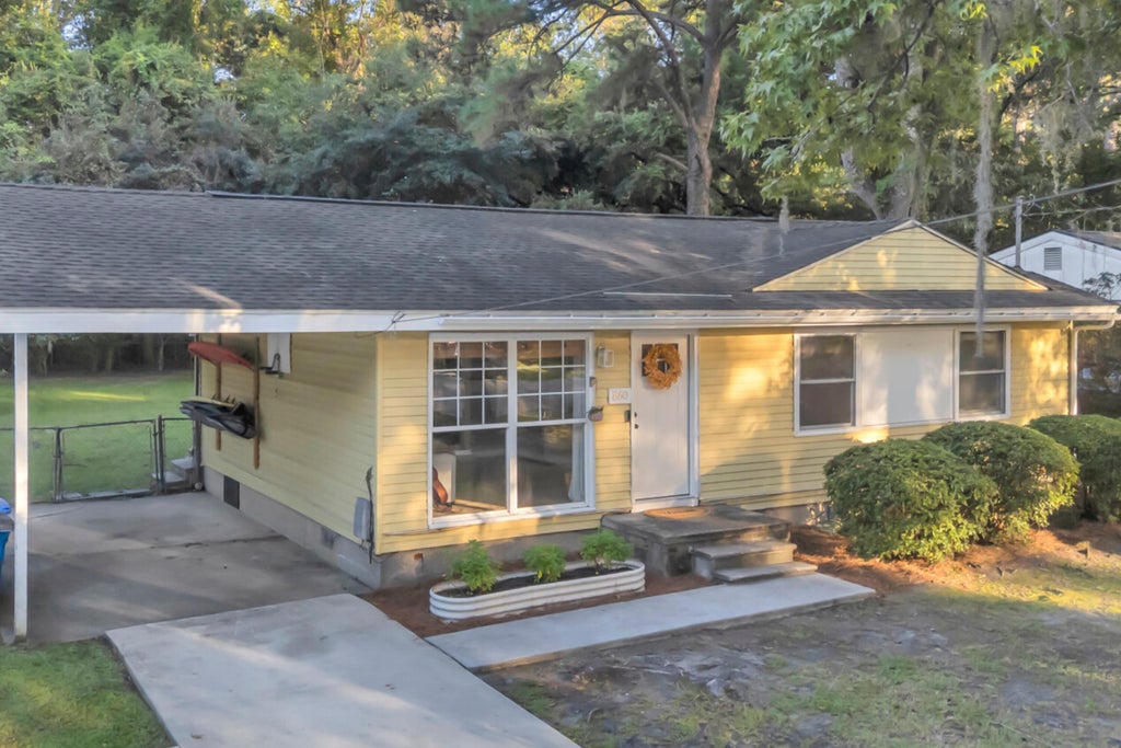 Photo of 860 Savage Road, Charleston, SC 29414 (MLS # 26026071)