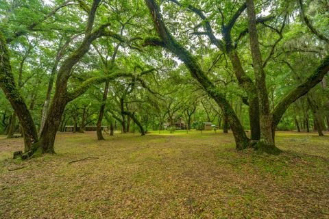 A home in Edisto Island