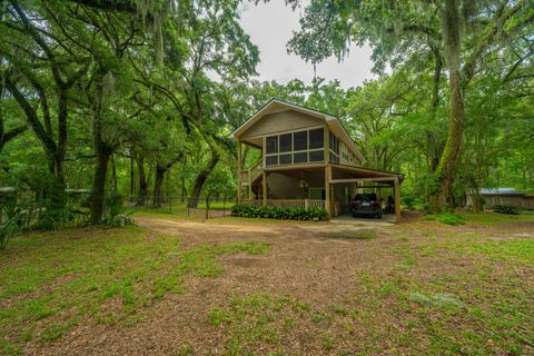 A home in Edisto Island