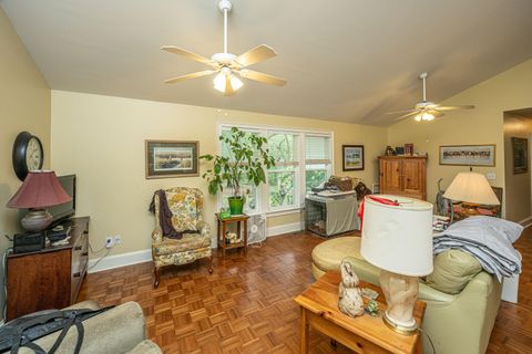 A home in Edisto Island