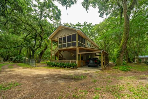 A home in Edisto Island