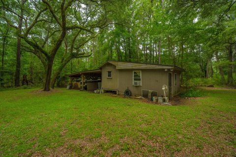 A home in Edisto Island